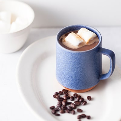 カフェ モカ風ミルク ココア マシュマロを浮かべて